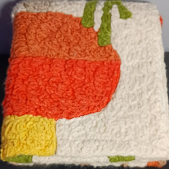 VINTAGE HAND MADE  RUG 32"X20" - Picture 2 of 12